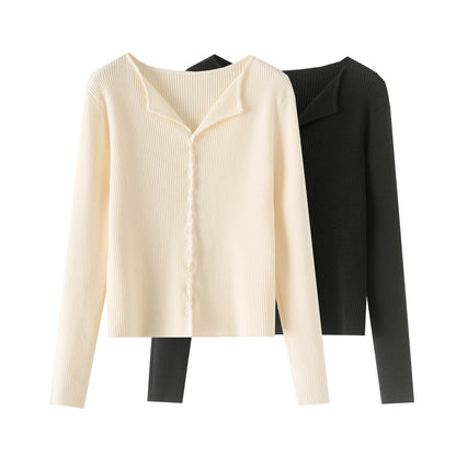 Single breasted long sleeved sweater