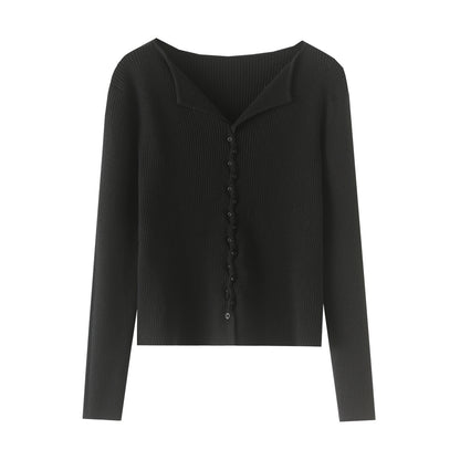 Single breasted long sleeved sweater